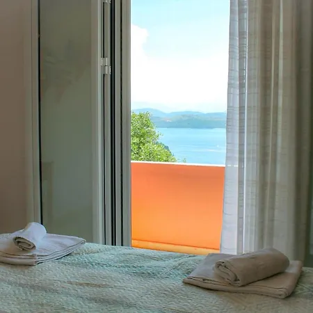 Clios House With Magnificent Views Of The Sea Daire